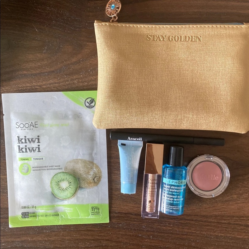 Makeup bundle